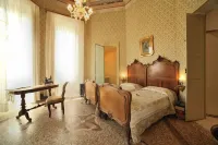 Residenza d'Epoca Regina d'Arborea Hôtels à proximité de : Asilo Suore Oblate del Sacro Cuore