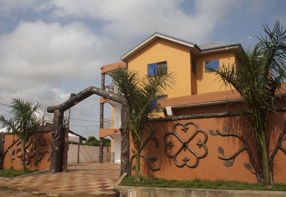 Peemarys Hotel - Housity