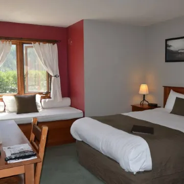 Howe Sound Inn & Brewing Company