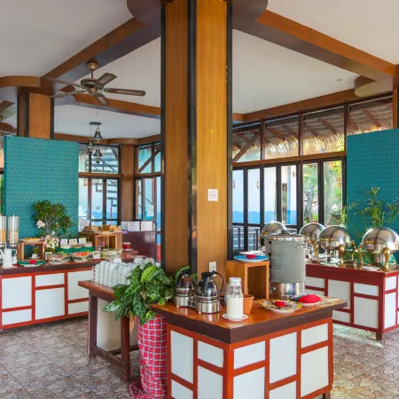 Phi Phi Long Beach Resort & Villa