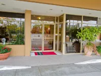 希爾頓歡朋酒店-温哥華機場/列治文 鄰近坦普尔顿的酒店