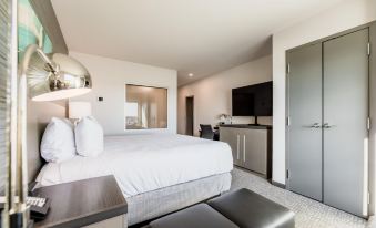 Hyatt House Winnipeg South/Outlet Collection