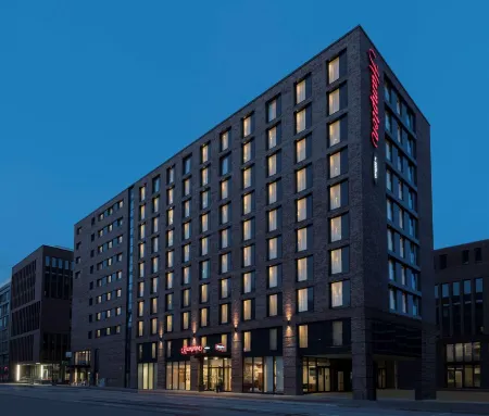 Hampton by Hilton Hamburg City Centre Отели рядом с достопримечательностью «Б-515»