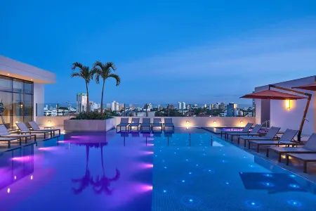 Marriott Santa Cruz de la Sierra Hotel Отели рядом с достопримечательностью «Canal Isuto»