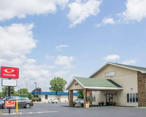 Econo Lodge on the Bay Hotels in Marinette