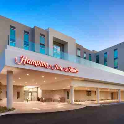 Hampton Inn & Suites Anaheim Hotel Exterior