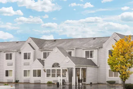 Baymont by Wyndham Henrietta - Rochester