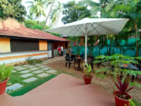Anjuna Pebbles