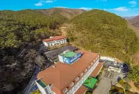 Baekyang tourist hotel 장성호 수변길 주변 호텔