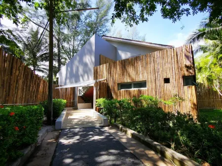 Dugong Village-Green Hotel