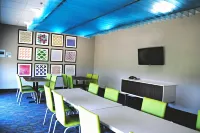 Holiday Inn Express & Suites Columbia City