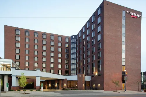 Courtyard St. Cloud Hotels in Saint Cloud
