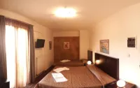 Ahilion Hotel - Bergblick
