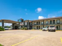 Econo Lodge Lake Charles University Area Hotels near Lake Charles Power Centre