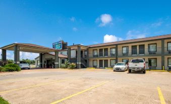 Econo Lodge Lake Charles University Area