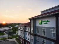 Holiday Inn & Suites MADISON WEST - MIDDLETON by IHG โรงแรมในแมดิสัน