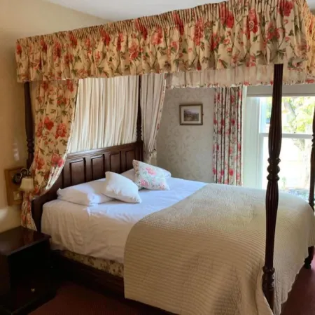 Waterford Lodge Hotel