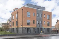 Elliot Oliver - Stunning Three Bedroom Penthouse with Large Terrace & Parking Hotels in der Nähe von Winfield Hospital