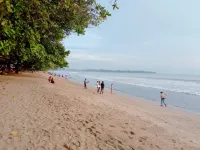 Kondominium Pantai Carita Selatan Hotel di Carita