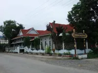 Nanda Wunn Hotel - Hostel Hotels near THU YE CAVE သူရဲလိုဏ်ဂူ (or) သူလဲ လိုဏ်ဂူ