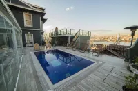 Hhk Hotel - Pools