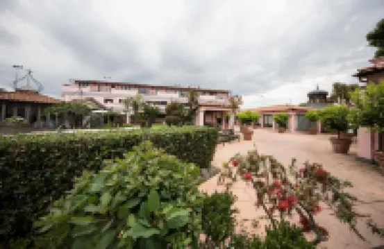 Mancini Park Hotel Hotels near La Saliera