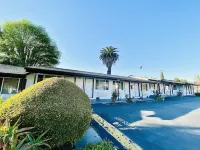 Casa Blanca Inn & Suites Whittier Hotels near Half Off Books Records Films