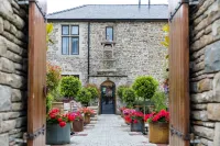 Lanelay Hall Hotel & Spa Hotels near Hetty Winding House