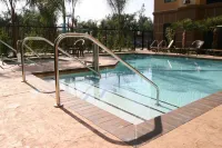 Hampton Inn Visalia - Pools