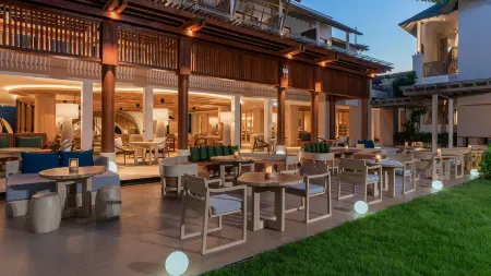 Holiday Inn Resort Samui Bophut Beach Отели в г. Ко Самуи