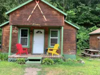 Pine Crest Motel & Cabins Hotel di Craftsbury