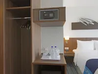 Holiday Inn Express JAKARTA PLUIT CITYGATE by IHG Hotels near Green Bay Pluit