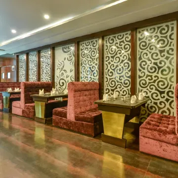 Summit Montana Suites & Spa at Mall