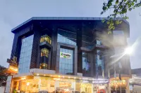 Royal Plaza Glitz Inn Hotels near Chethukadavu Play Ground