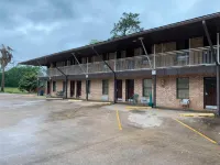 OYO Pinewood Inn & Suites Silsbee Hotels in Silsbee
