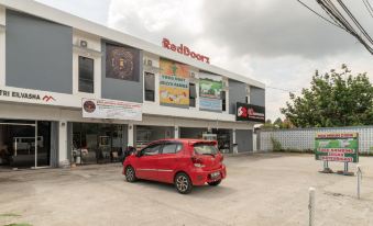 RedDoorz Near Tugu Coklat Pesawaran Lampung