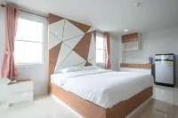 The Seasons Hotels in Lam Luk Ka