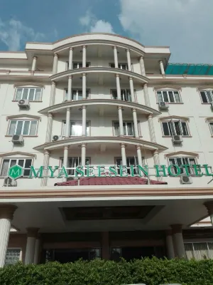 Mya See Sein Hotel - parking