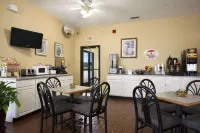 Super 8 by Wyndham Salem Hotels in Marion County