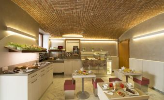 Hotel Ideale - Housity