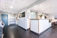 All Suites Hotel Le Teich Hotels in Salles