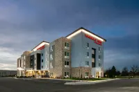 TownePlace Suites Oconomowoc 奧康諾摩沃住宿飯店