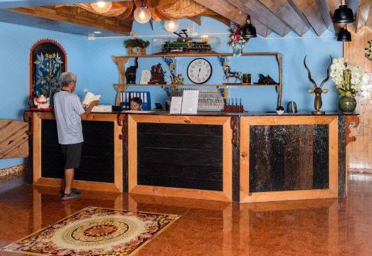 2U 호텔 내부 객실