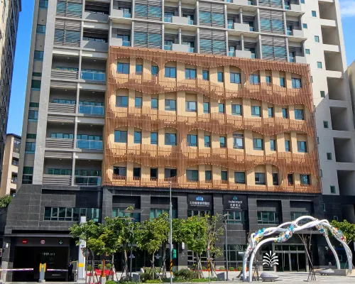 Hotel Royal Beitou Hotels near MRT Guandu Station