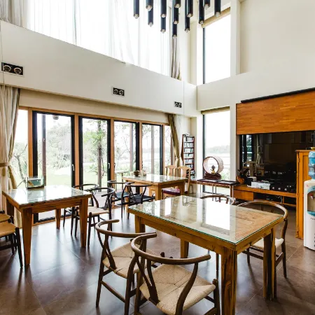 Serene Gray Bed & Breakfast