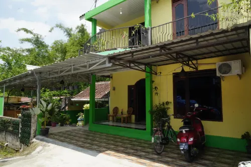 Omah Bogem Homestay Syariah Hotels in Kalasan