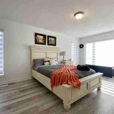 Luxurious Waterfront Residence Rooms