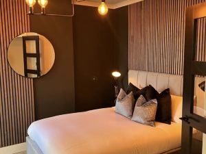 Wolf Inn Serviced Apartments