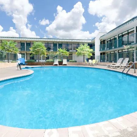 Days Inn by Wyndham McComb MS