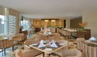 馬尼帕爾麗怡套房酒店 - 早餐